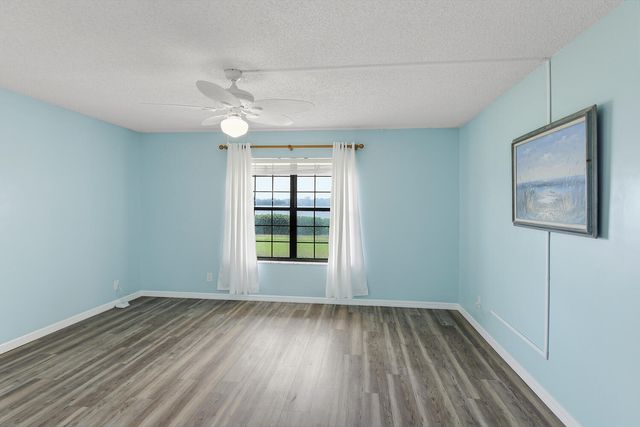 3100 SE Pruitt Rd Apt H104, Port St Lucie, FL 34952