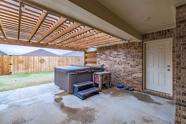 10304 Avenue W, Lubbock, TX 79423