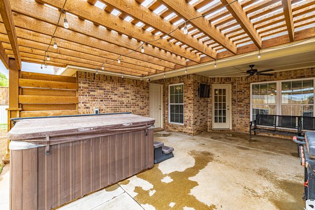 10304 Avenue W, Lubbock, TX 79423