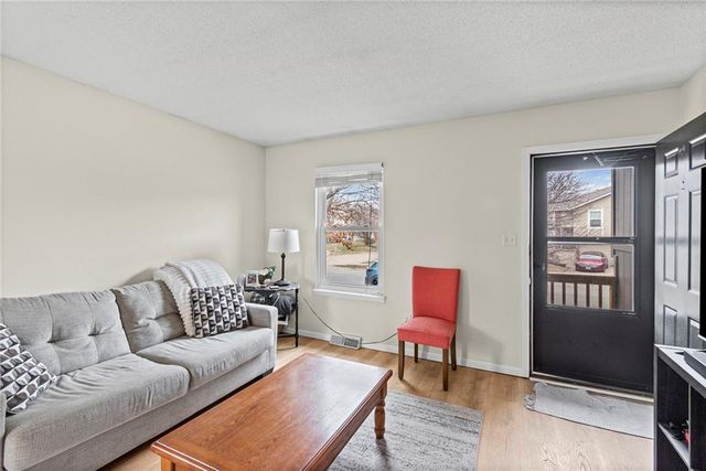 8709 N Hull Avenue, Kansas City, MO 64154