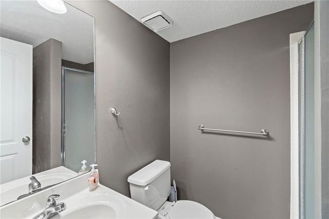 8709 N Hull Avenue, Kansas City, MO 64154