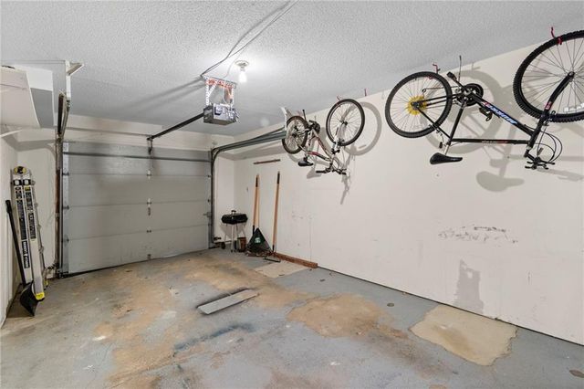 8709 N Hull Avenue, Kansas City, MO 64154