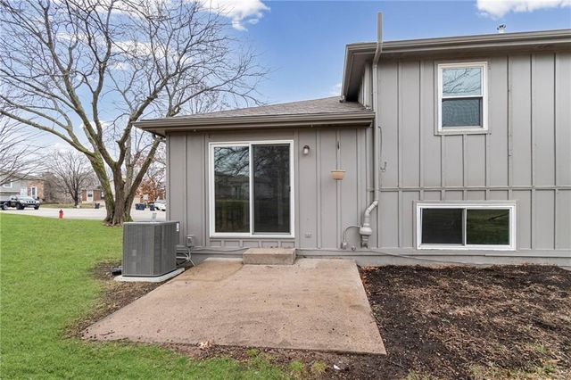 8709 N Hull Avenue, Kansas City, MO 64154