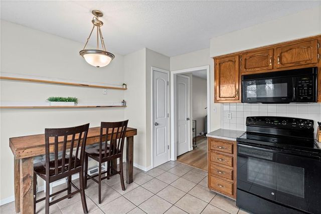 8709 N Hull Avenue, Kansas City, MO 64154