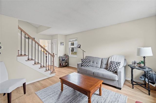 8709 N Hull Avenue, Kansas City, MO 64154