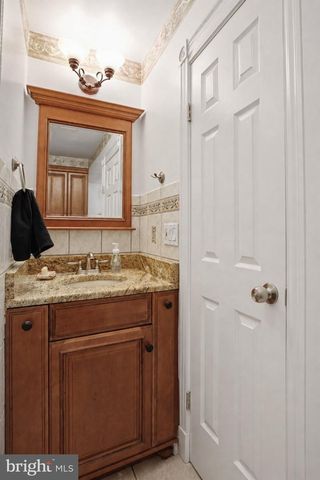 237 DELP RD, Lancaster, PA 17601