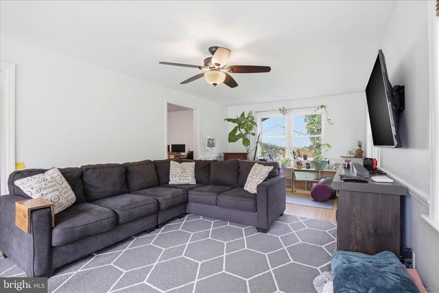 237 DELP RD, Lancaster, PA 17601