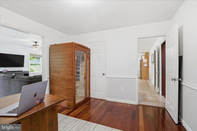 237 DELP RD, Lancaster, PA 17601