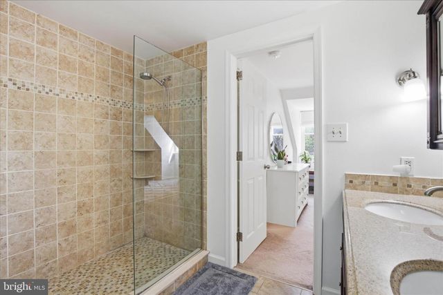 237 DELP RD, Lancaster, PA 17601