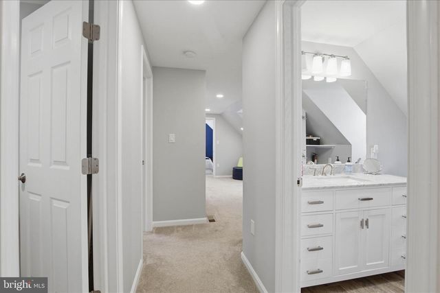 237 DELP RD, Lancaster, PA 17601