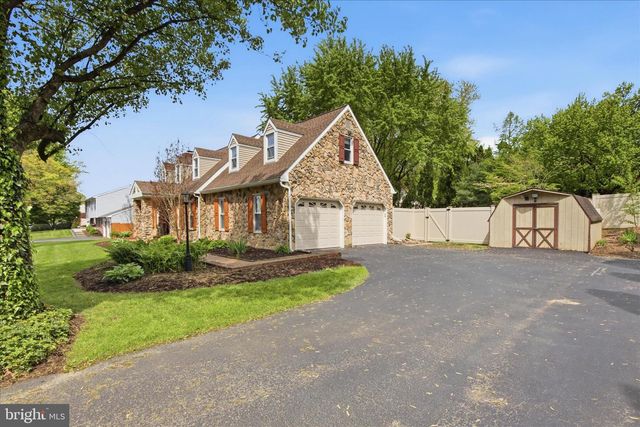 237 DELP RD, Lancaster, PA 17601