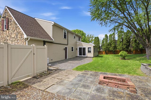 237 DELP RD, Lancaster, PA 17601