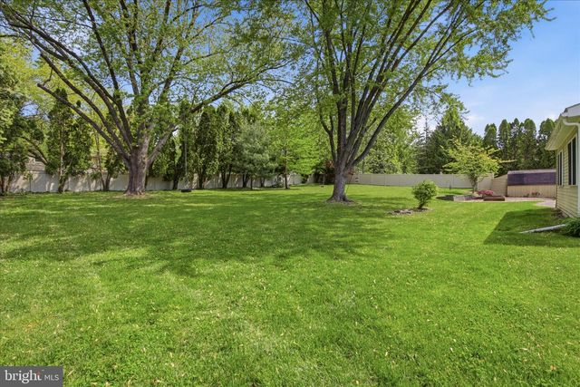 237 DELP RD, Lancaster, PA 17601
