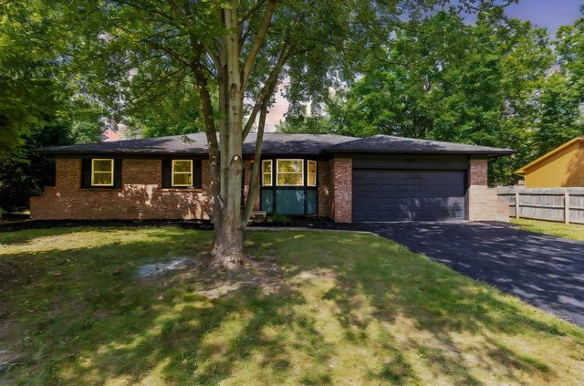 69 Ridgewood Drive SW, Pataskala, OH 43062