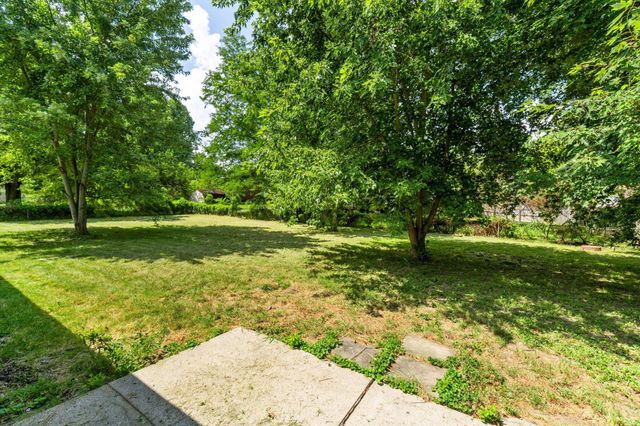 69 Ridgewood Drive SW, Pataskala, OH 43062
