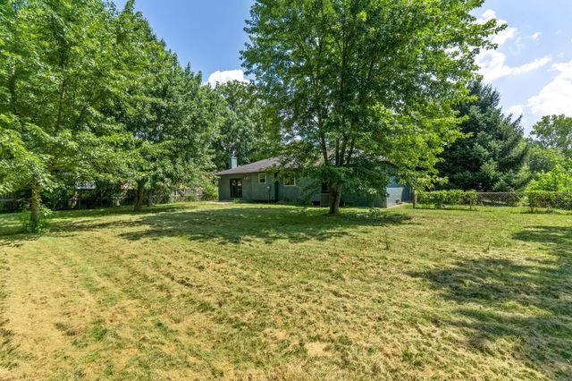 69 Ridgewood Drive SW, Pataskala, OH 43062