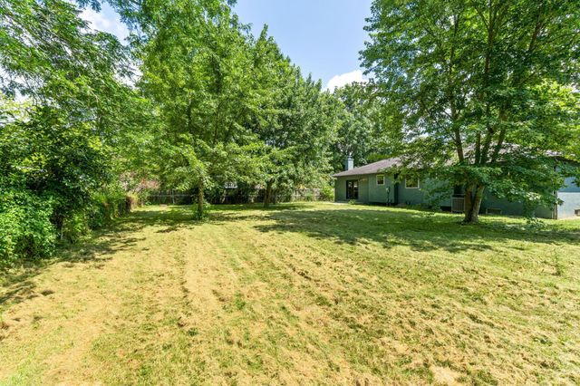 69 Ridgewood Drive SW, Pataskala, OH 43062