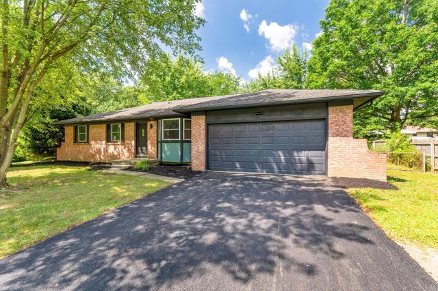 69 Ridgewood Drive SW, Pataskala, OH 43062