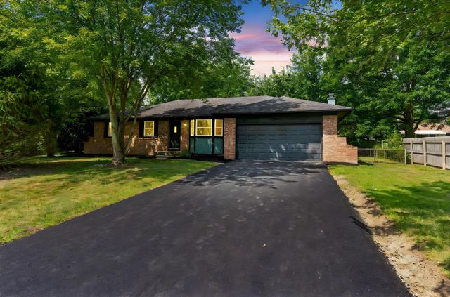69 Ridgewood Drive SW, Pataskala, OH 43062