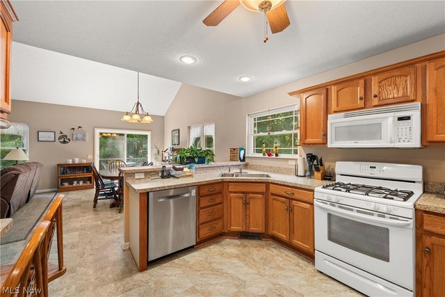 111 Cliffside Drive, Wakeman, OH 44889