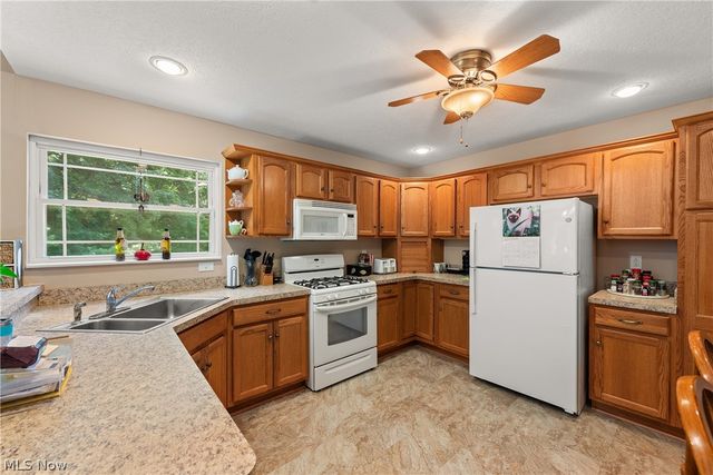 111 Cliffside Drive, Wakeman, OH 44889