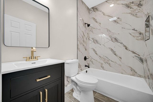 724 Willow Court, Hammond, IN 46320