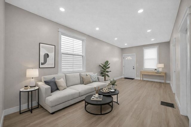 724 Willow Court, Hammond, IN 46320