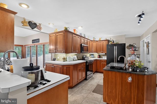 18 HICKORY DR, Bridgeton, NJ 08302