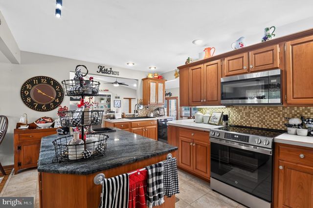 18 HICKORY DR, Bridgeton, NJ 08302