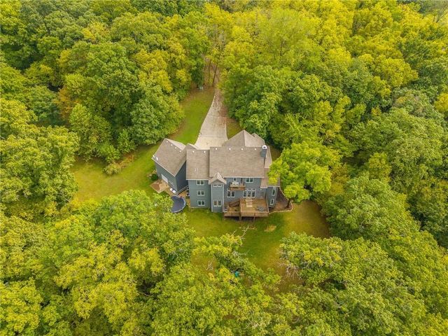 10750 NW Meadow Lane Circle, Parkville, MO 64152