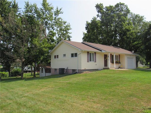 2408 Ridgewood Road, Harrisonville, MO 64701