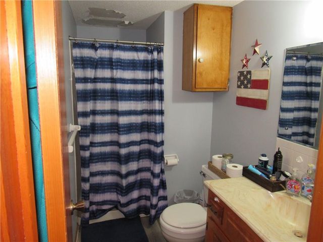 2408 Ridgewood Road, Harrisonville, MO 64701