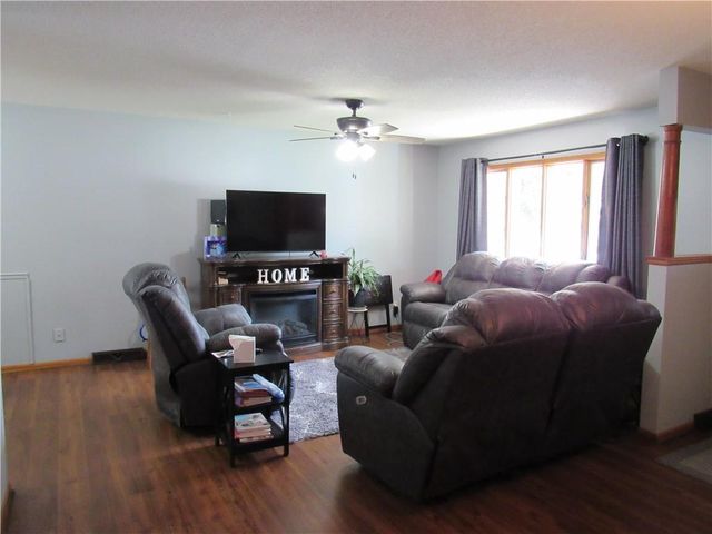 2408 Ridgewood Road, Harrisonville, MO 64701