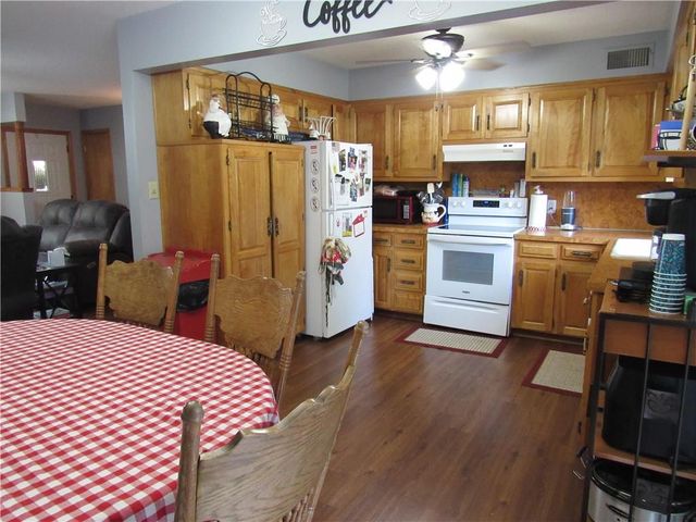 2408 Ridgewood Road, Harrisonville, MO 64701