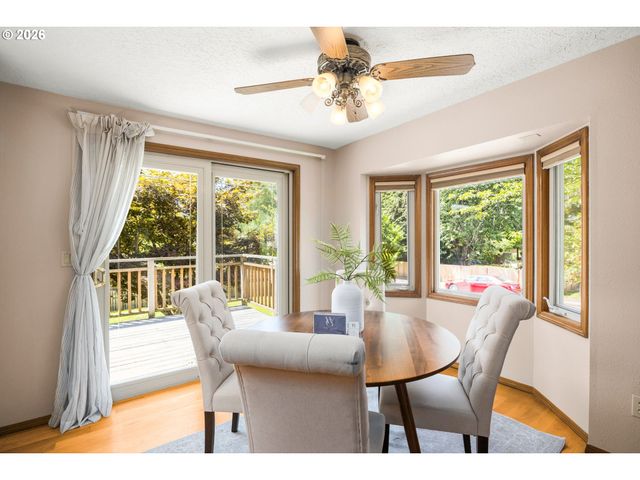 1203 BEXHILL St, West Linn, OR 97068