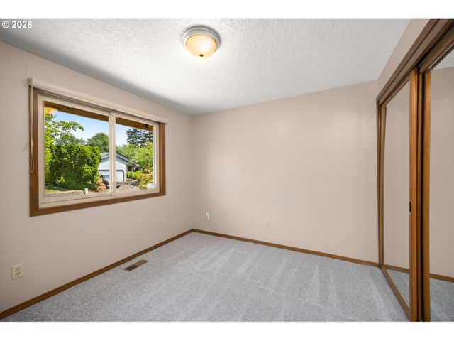 1203 BEXHILL St, West Linn, OR 97068