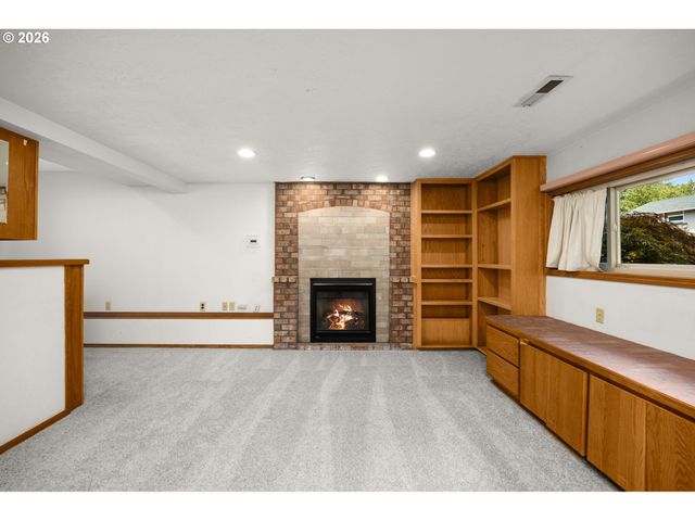 1203 BEXHILL St, West Linn, OR 97068