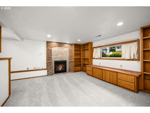 1203 BEXHILL St, West Linn, OR 97068