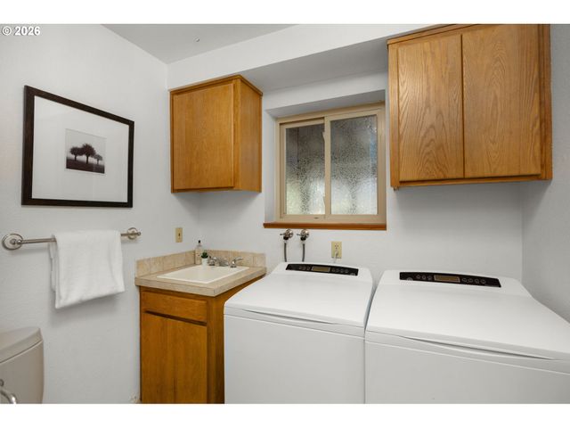 1203 BEXHILL St, West Linn, OR 97068