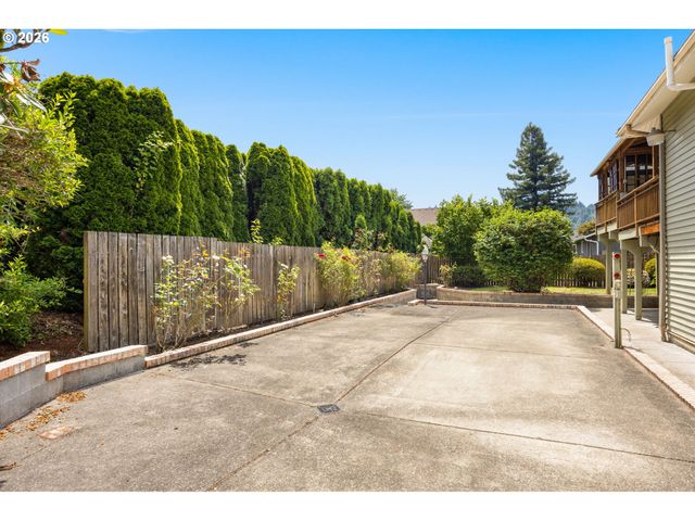 1203 BEXHILL St, West Linn, OR 97068