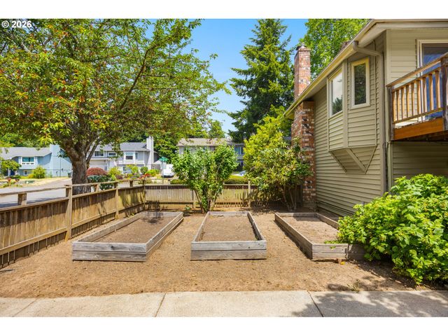 1203 BEXHILL St, West Linn, OR 97068