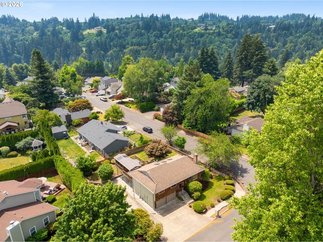 1203 BEXHILL St, West Linn, OR 97068