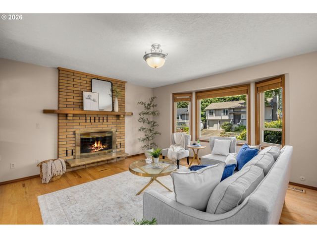 1203 BEXHILL St, West Linn, OR 97068