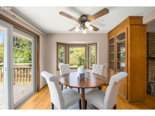 1203 BEXHILL St, West Linn, OR 97068