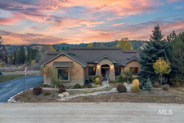 28 Southfork Ln, Garden Valley, ID 83622 property photo