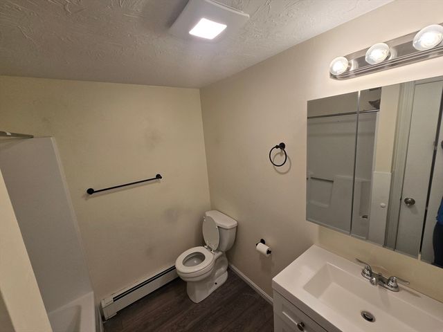 157-159 Third 3, Leominster, MA 01453