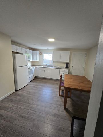 157-159 Third 3, Leominster, MA 01453