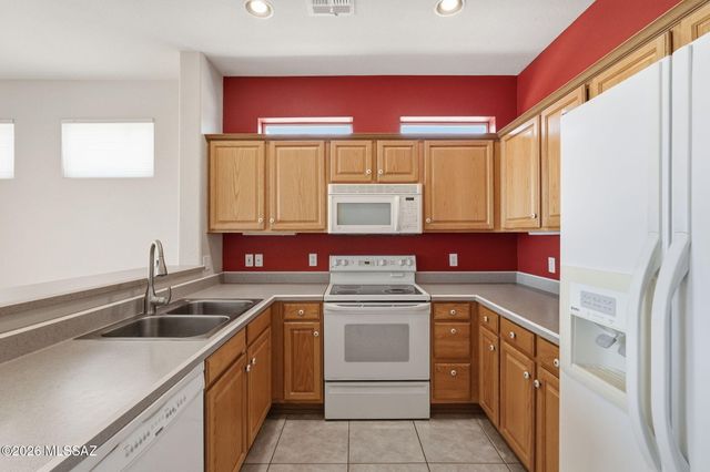 2062 W Vista Ridge Drive, Green Valley, AZ 85622