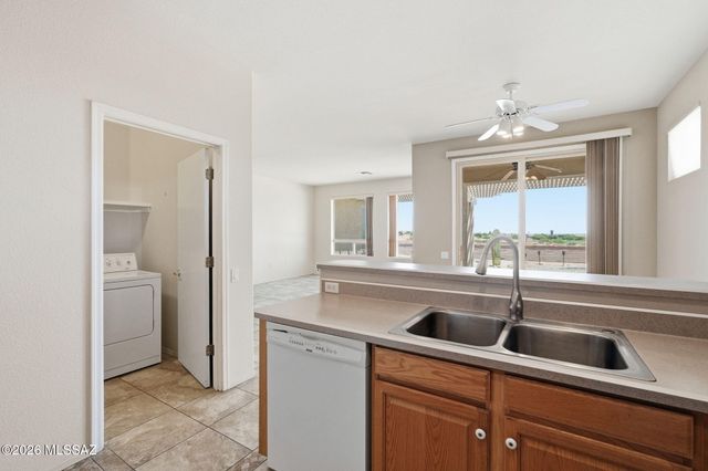 2062 W Vista Ridge Drive, Green Valley, AZ 85622