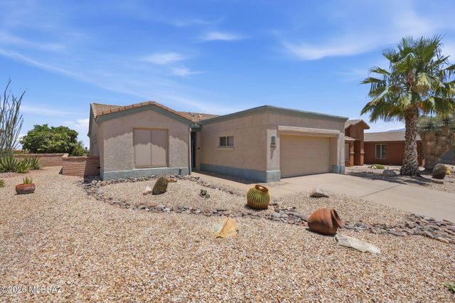 2062 W Vista Ridge Drive, Green Valley, AZ 85622